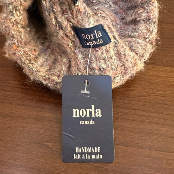 Norla Canada Handmade Variegated Tan Ribbed Wool Blend Knit Beanie Winter Hat - Picture 7 of 8